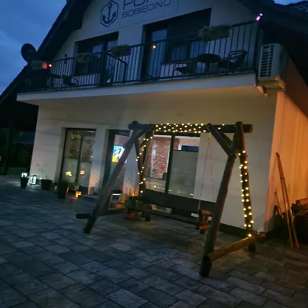 Farm stay Port *
